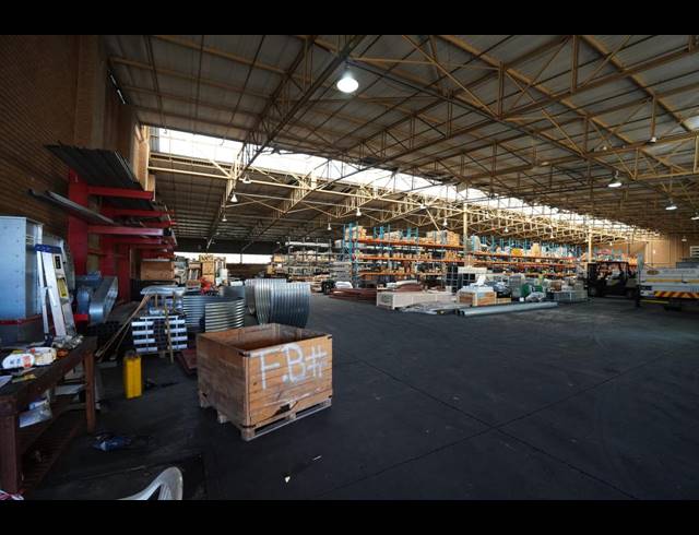 5,358M² WAREHOUSE TO LET IN LASER PARK
